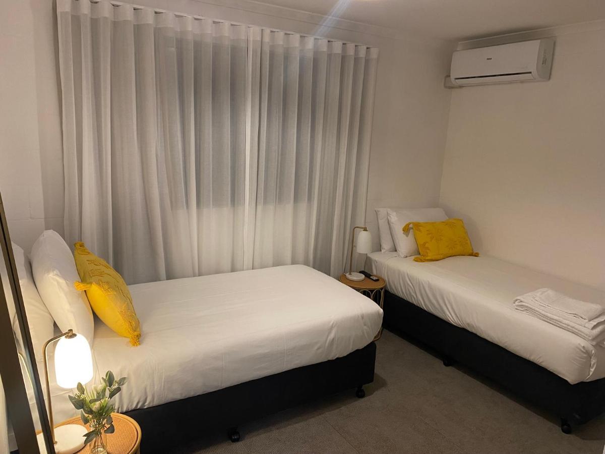 Abode Mooloolaba, Backpackers & Motel Rooms Екстер'єр фото